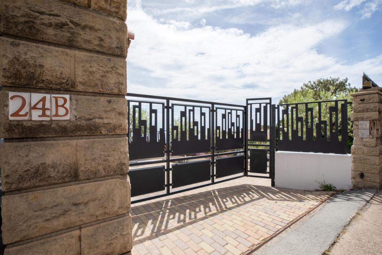 Mont Des Olives - Cap D'ail- App6 *